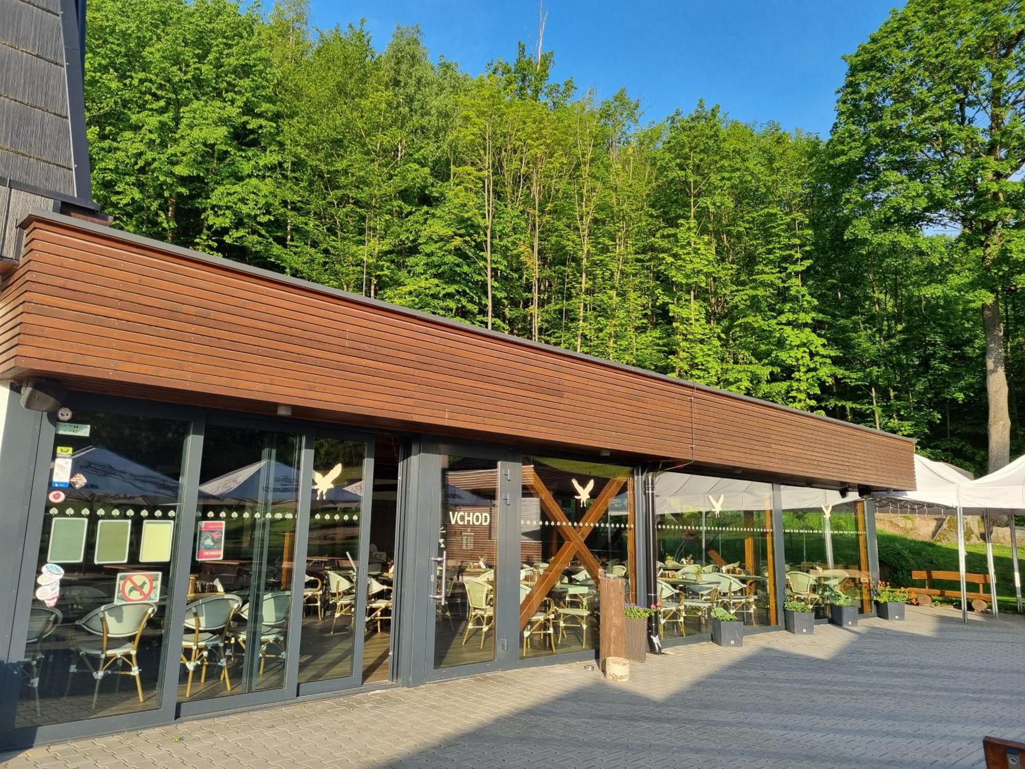 Restaurace A Penzion Bludovecek Exterior photo